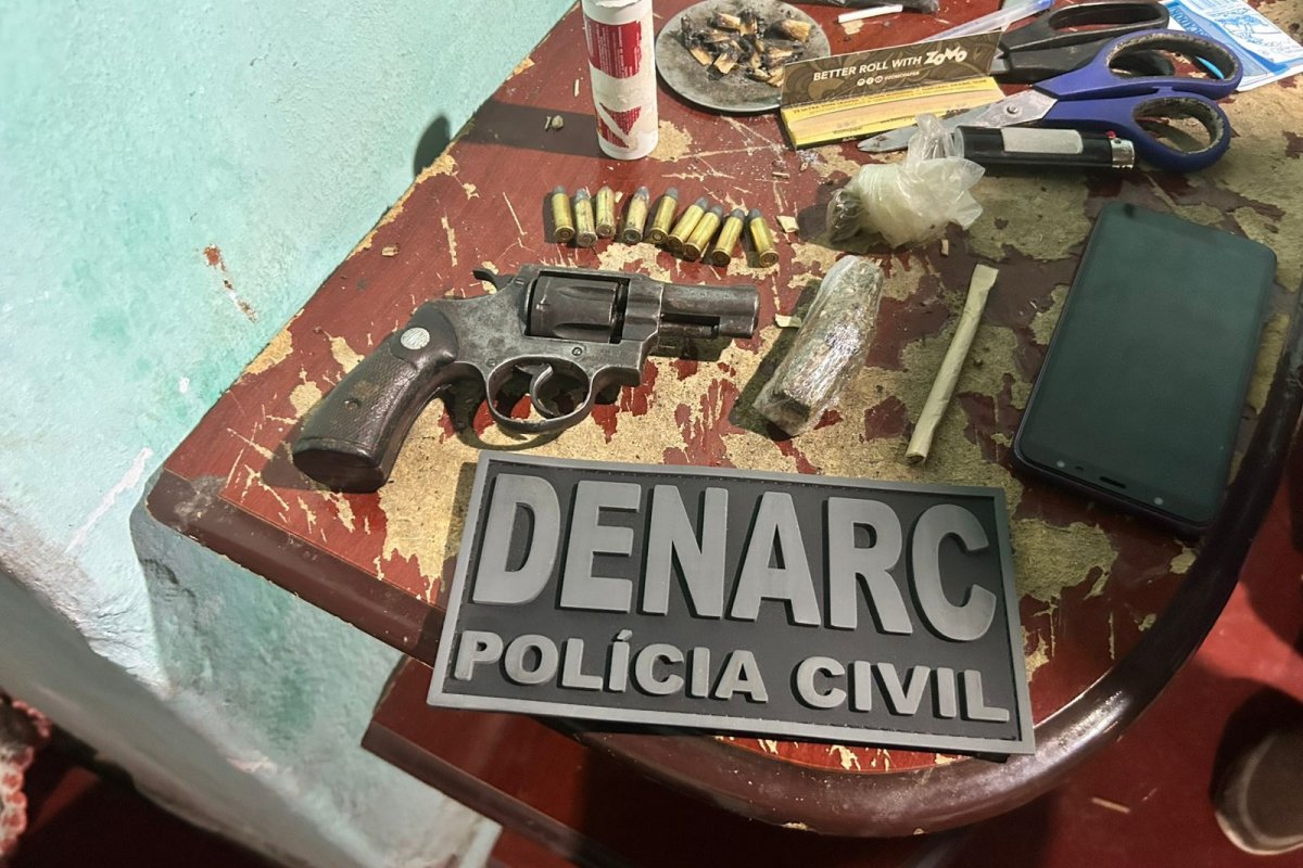 Homem é preso em flagrante por porte ileigal de arma e tráfico de drogas em Nova Canaã