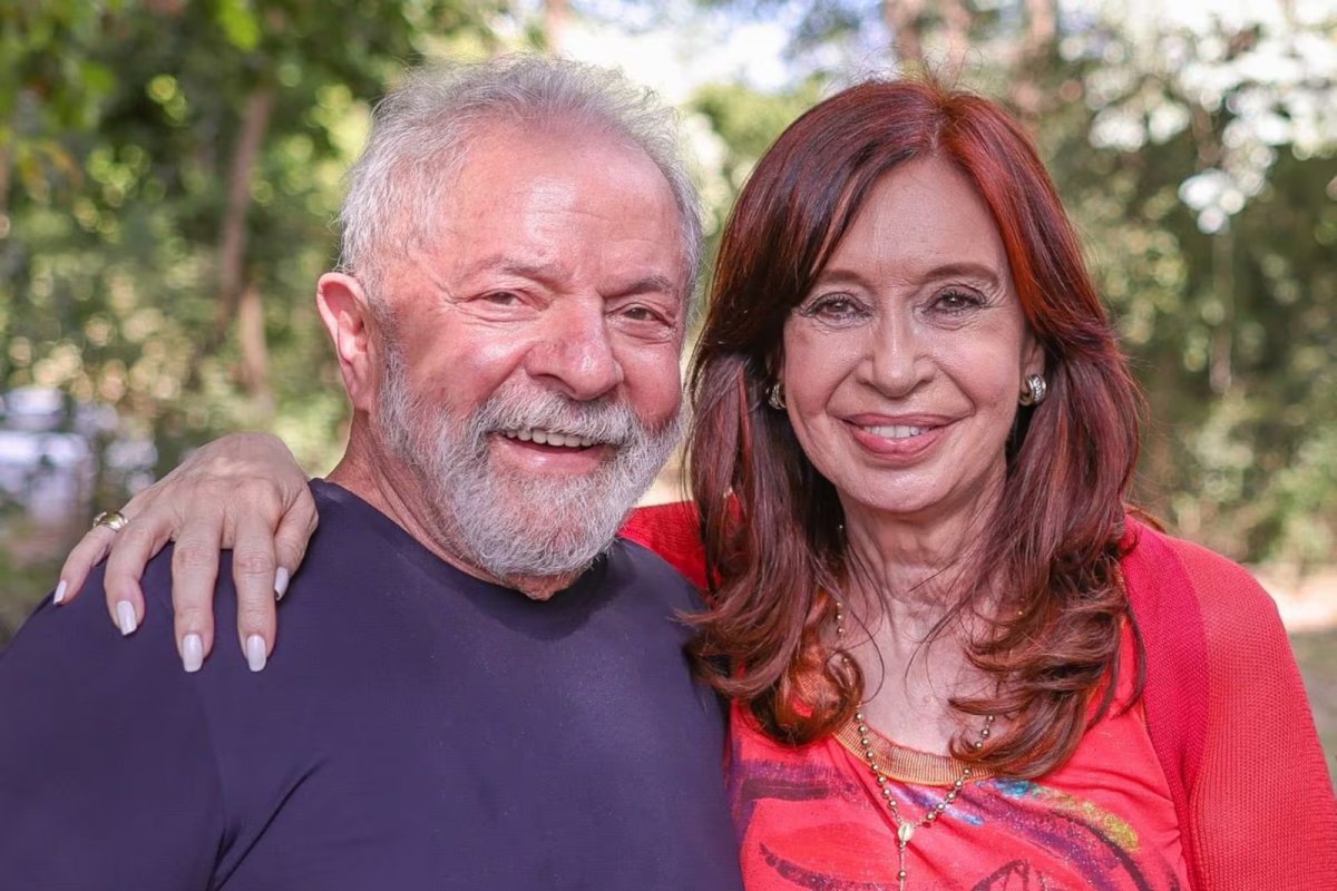 Comissão da Câmara aprova convocação de Mauro Vieira para explicar visita de Lula a ex-presidente da Argentina