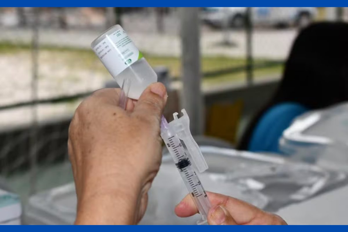 Novo esquema de vacinação contra meningite começa a ser aplicado em Salvador