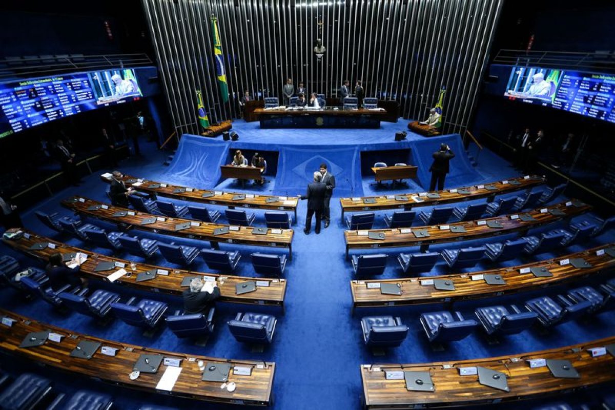 Senado vota projeto que obriga detentos a ressarcir despesas com prisão