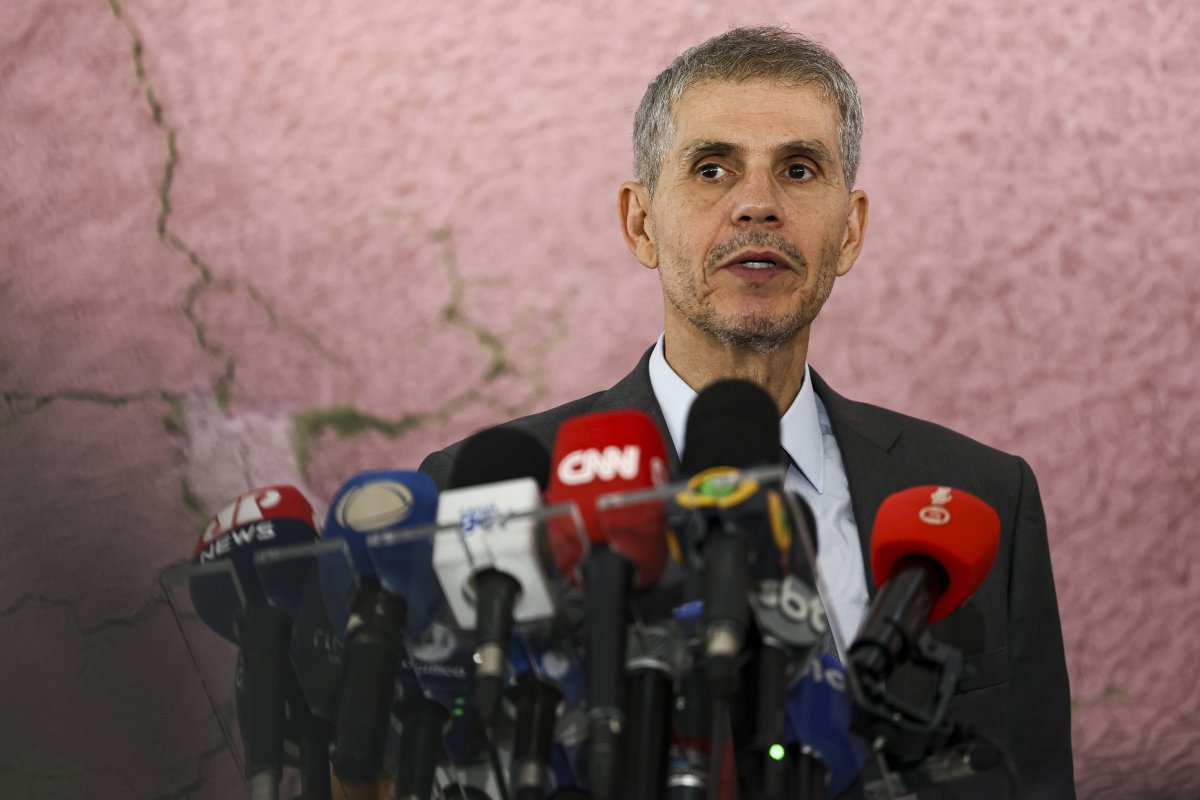 Ministro diz que governo Lula responderá ao tarifaço de Trump, mas não antes de agosto