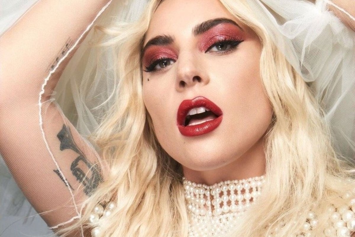 Make de diva: Lady Gaga lança nova coleção de batons