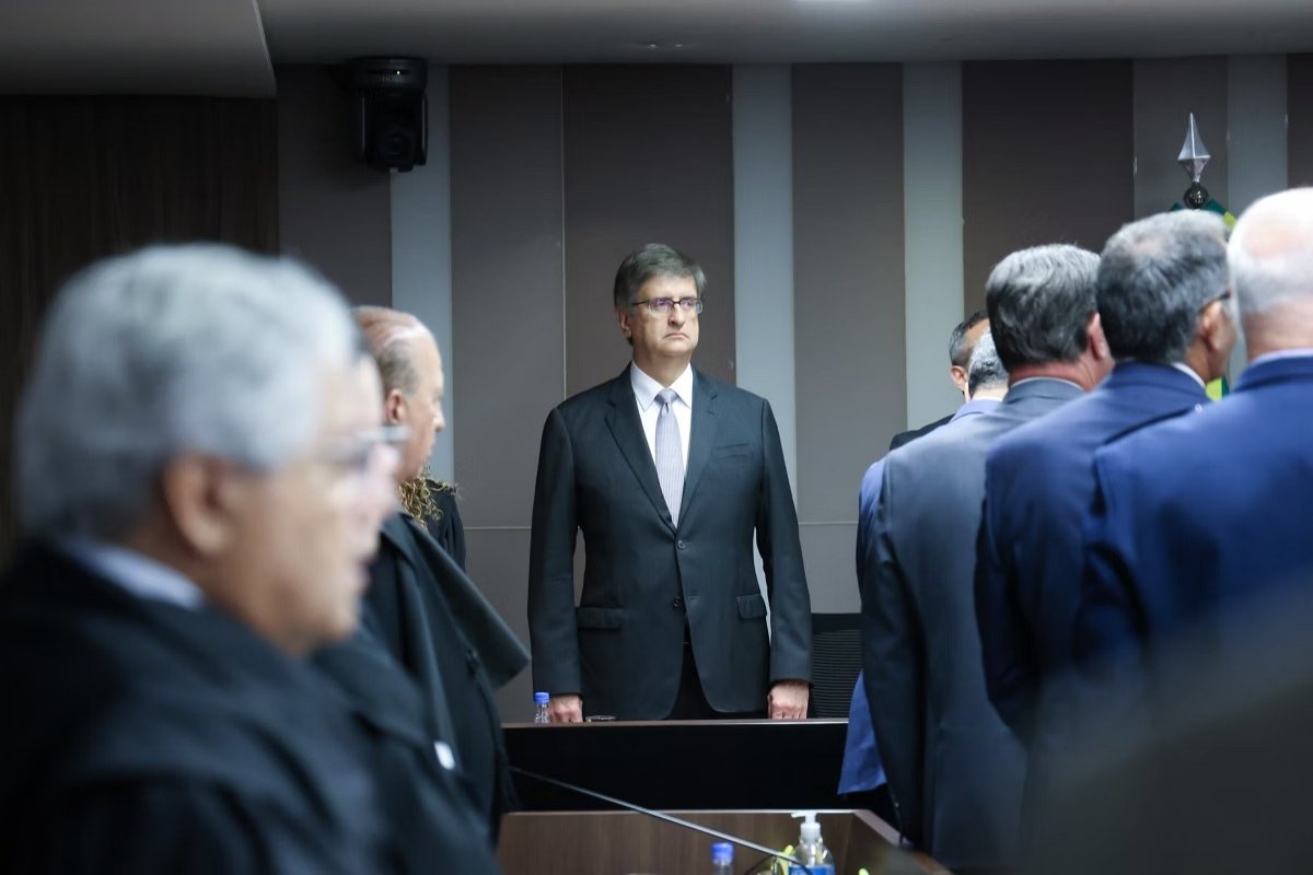 Tarifaço de Trump não deve influenciar parecer da PGR por condenação de Bolsonaro na suposta trama golpista, aponta coluna