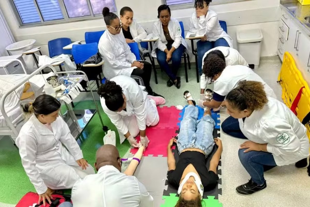 Instituição oferece 210 vagas para 7 cursos gratuitos em Salvador; público-alvo são desempregados e beneficiários de programas sociais