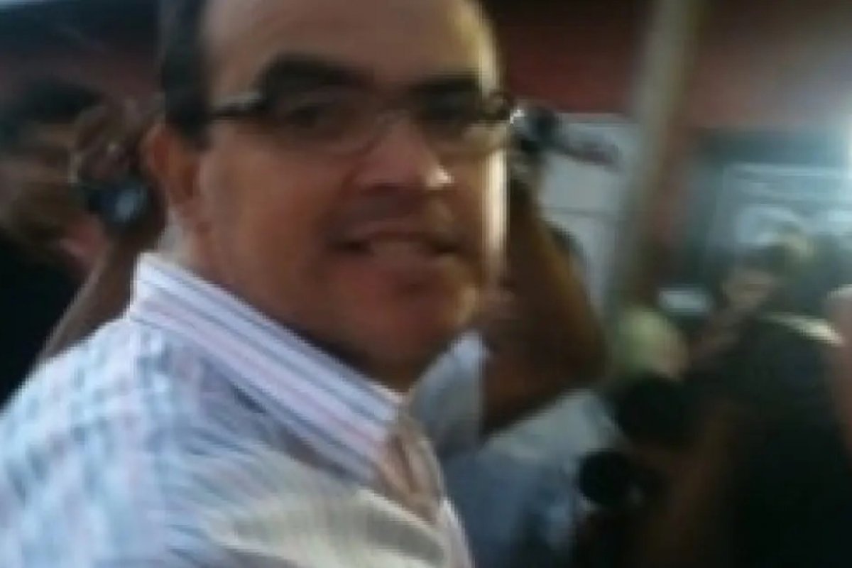 Blogueiro é preso em Salvador após condenação por extorsão e difamação