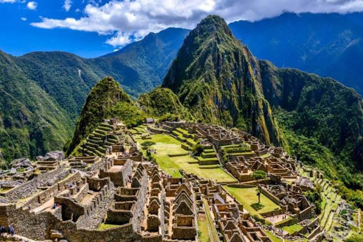 Reabertura do Consulado Honorário do Peru em Salvador é celebrada com solenidade no The Latvian!