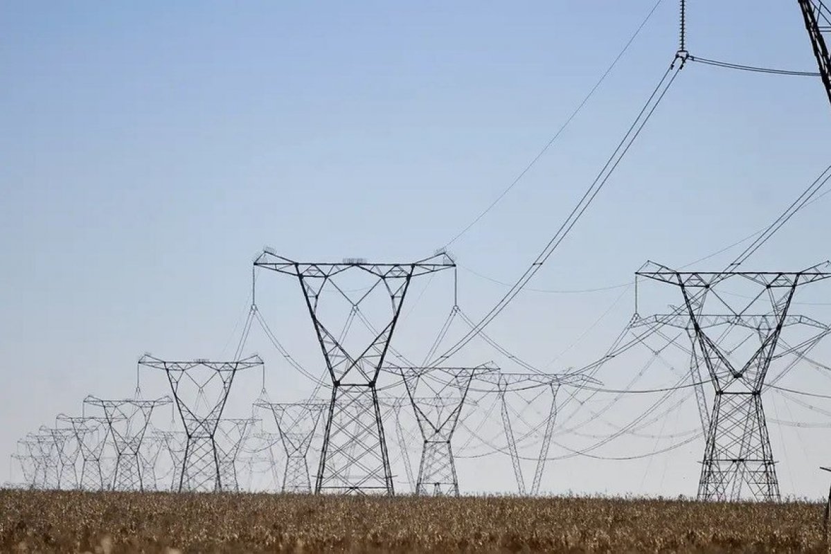 Governo Lula publica MP para baratear energia e modernizar setor energético