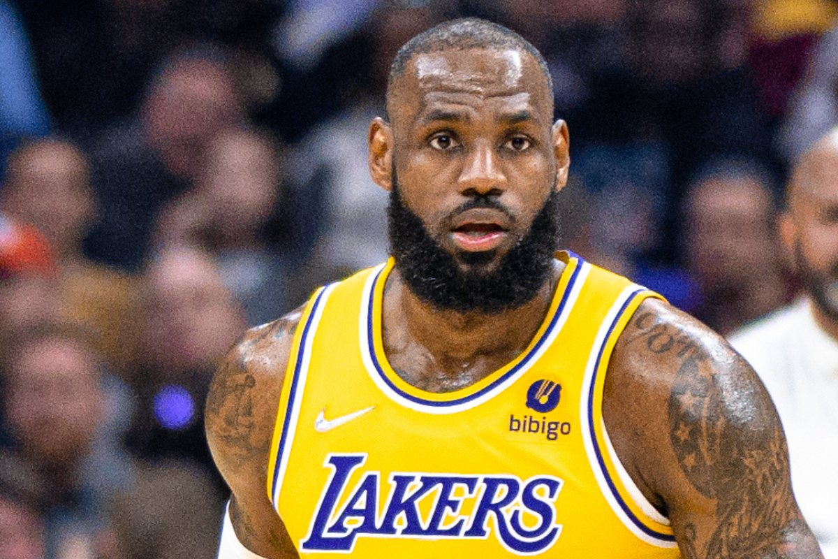 LeBron 'passa o bastão' para esloveno Luka Dončić e cogita saída dos Lakers, diz jornal