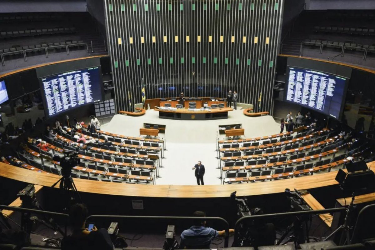 Câmara vai se esforçar para votar projetos do IR e PECs antes do recesso