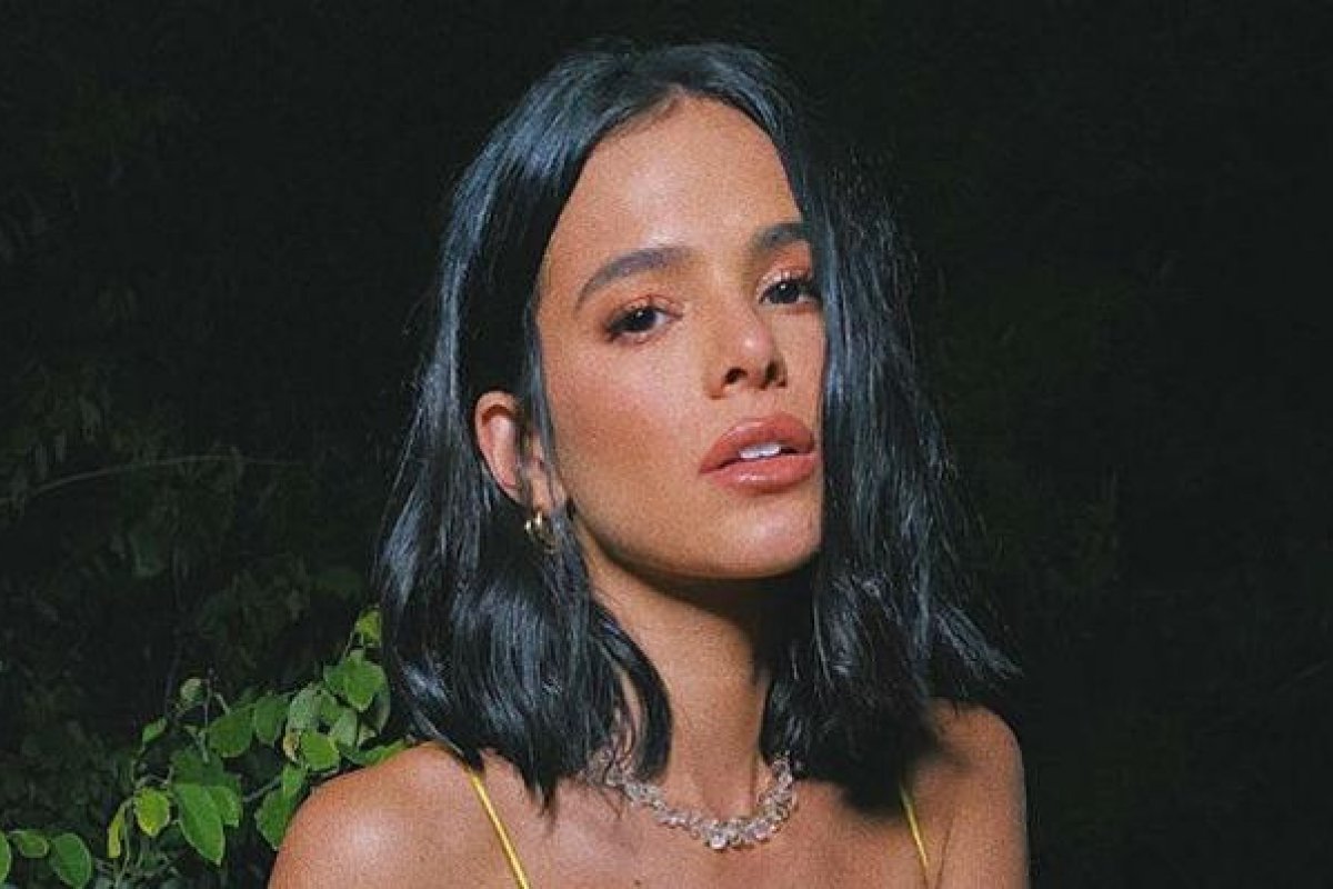 Bruna Marquezine recebe crianças refugiadas em sua mansão