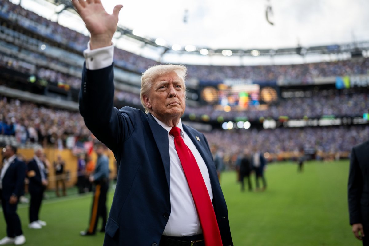  Trump faz ultimato e exige trégua de Putin na Ucrânia em 50 dias