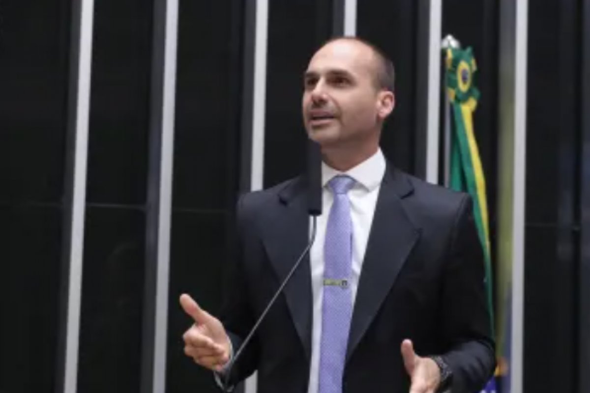 Cassação de mandato de Eduardo Bolsonaro é solicitado pelo PT ao STF