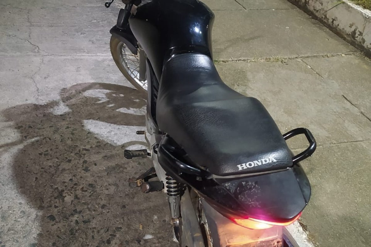 PM recupera motocicleta com restrição de furto/roubo em Jequié