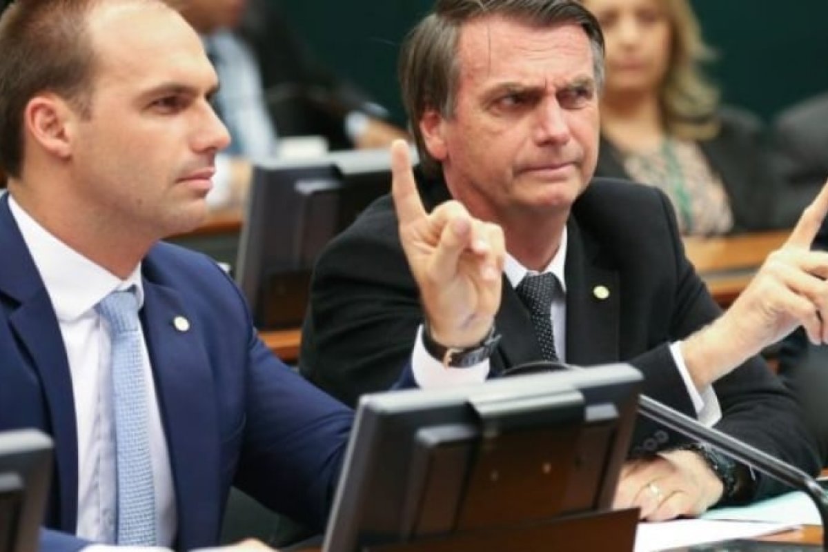 'A quem interessa tudo isso?', diz Eduardo após PGR pedir condenação de Bolsonaro