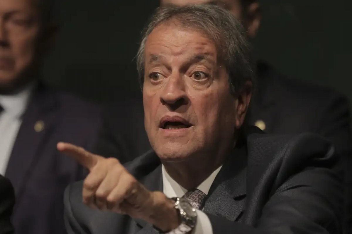 Valdemar diz que foi pressionado por deputados a questionar urnas no TSE