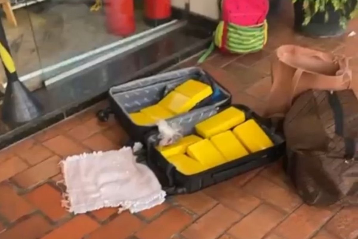 Trio é preso com 30 kg de cocaína enviados do Rio de Janeiro para Bahia
