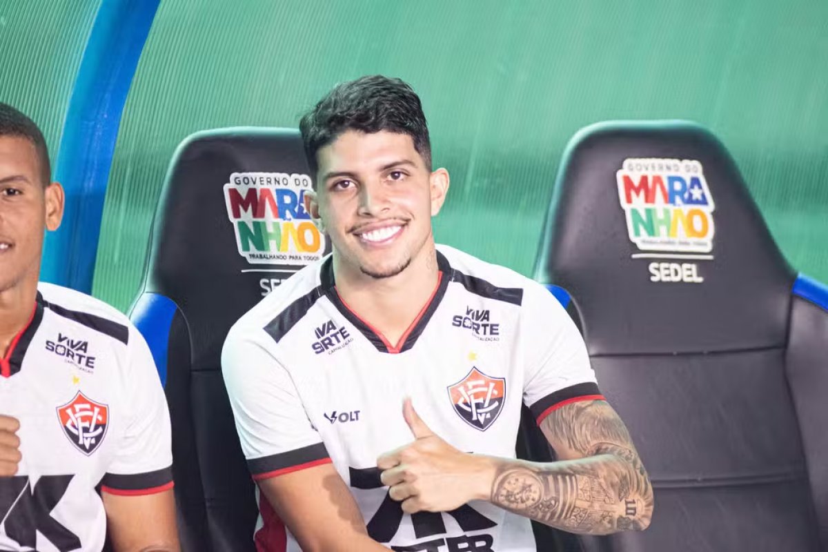Vitória anuncia contratação de Felipe Cardoso até 2026