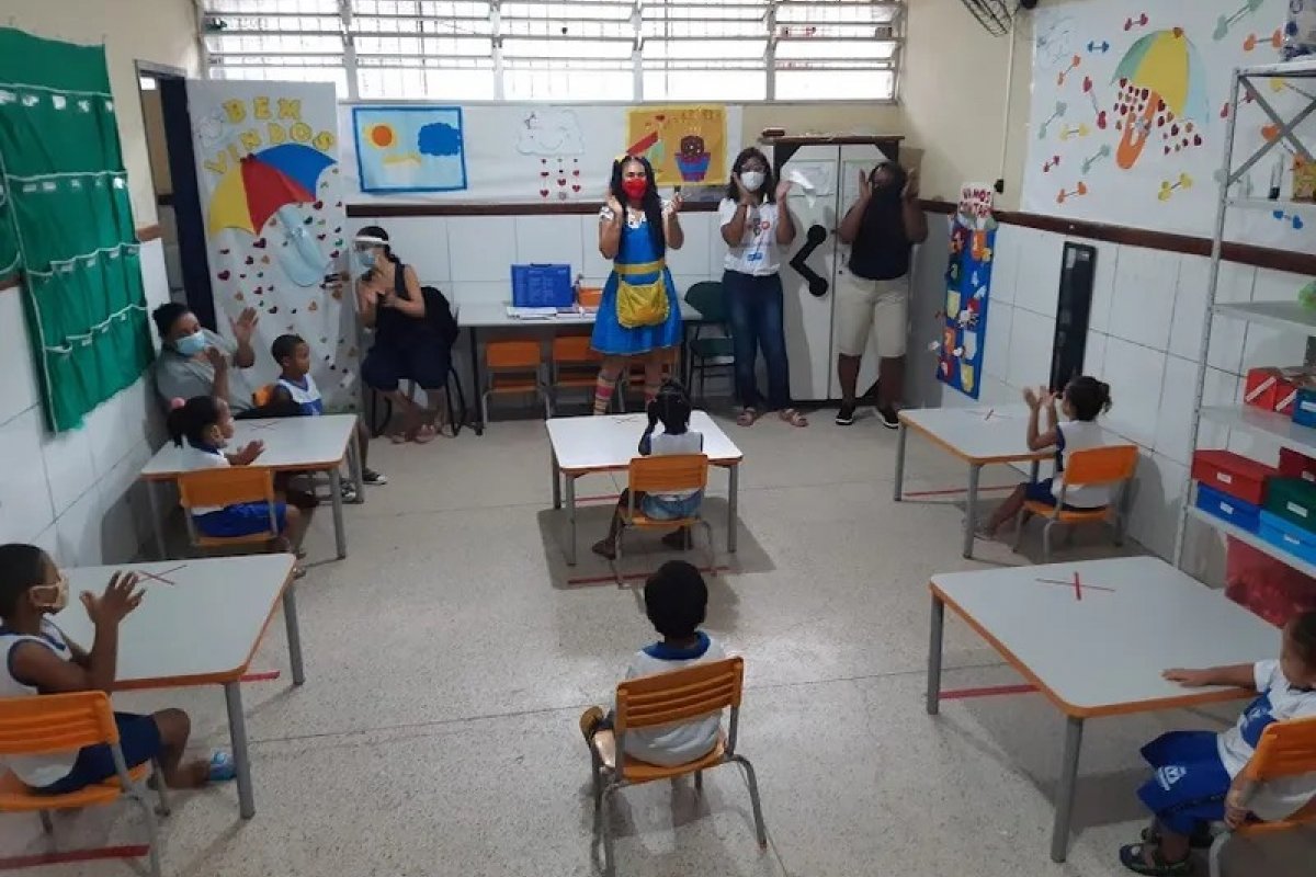 Salvador, Feira de Santana e Vitória da Conquista alfabetizaram menos da metade das crianças em 2024, aponta MEC; atraso compromete ensino médio