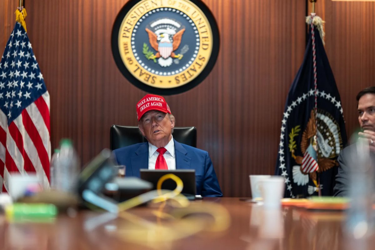 'Queremos dinheiro entrando nos EUA', diz Trump sobre taxação de 50% ao Brasil