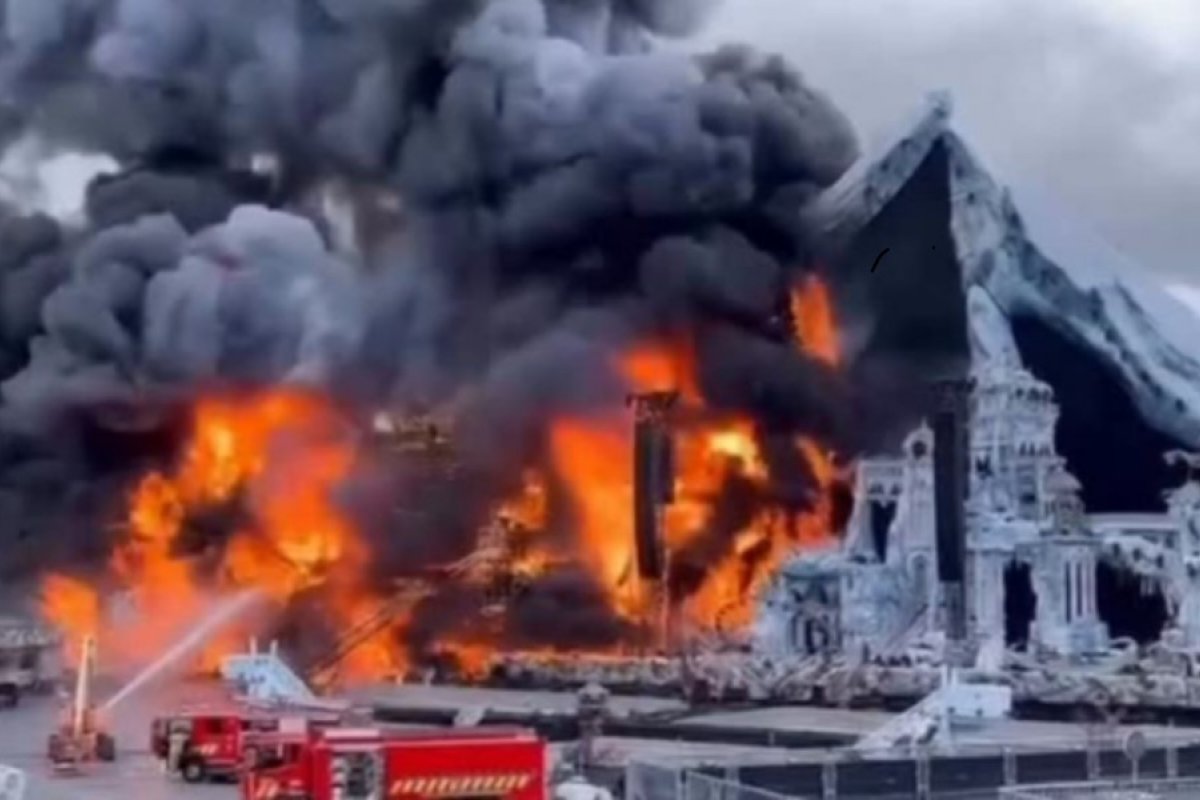 Vídeo: incêndio destrói palco principal do Tomorrowland na Bélgica às vésperas do início do festival