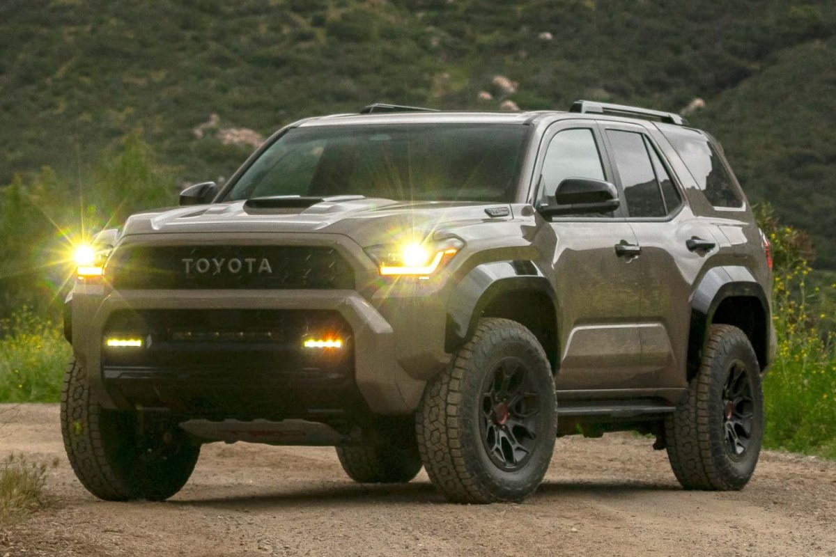 Toyota pode lançar novo SUV híbrido para substituir o SW4