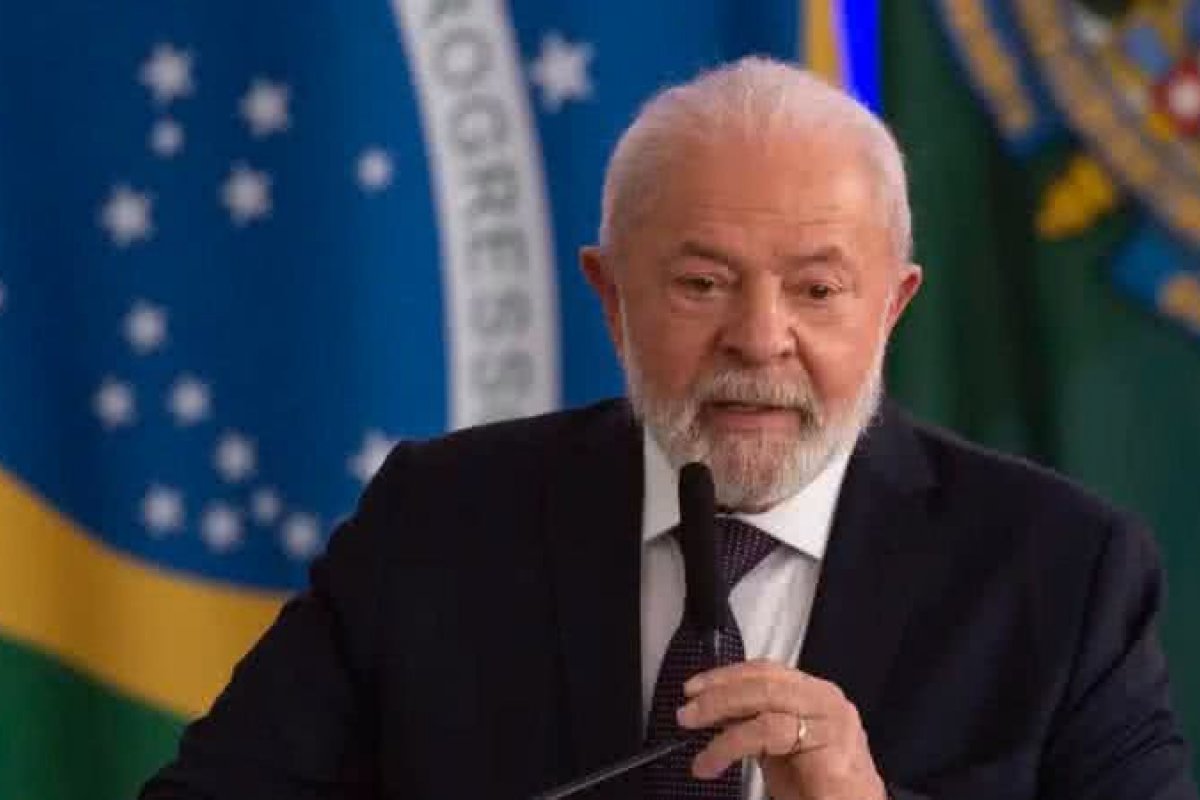 Lula lidera todos os cenários de 1º turno das eleições e empataria somente com Tarcísio em eventual 2º turno, aponta Quaest