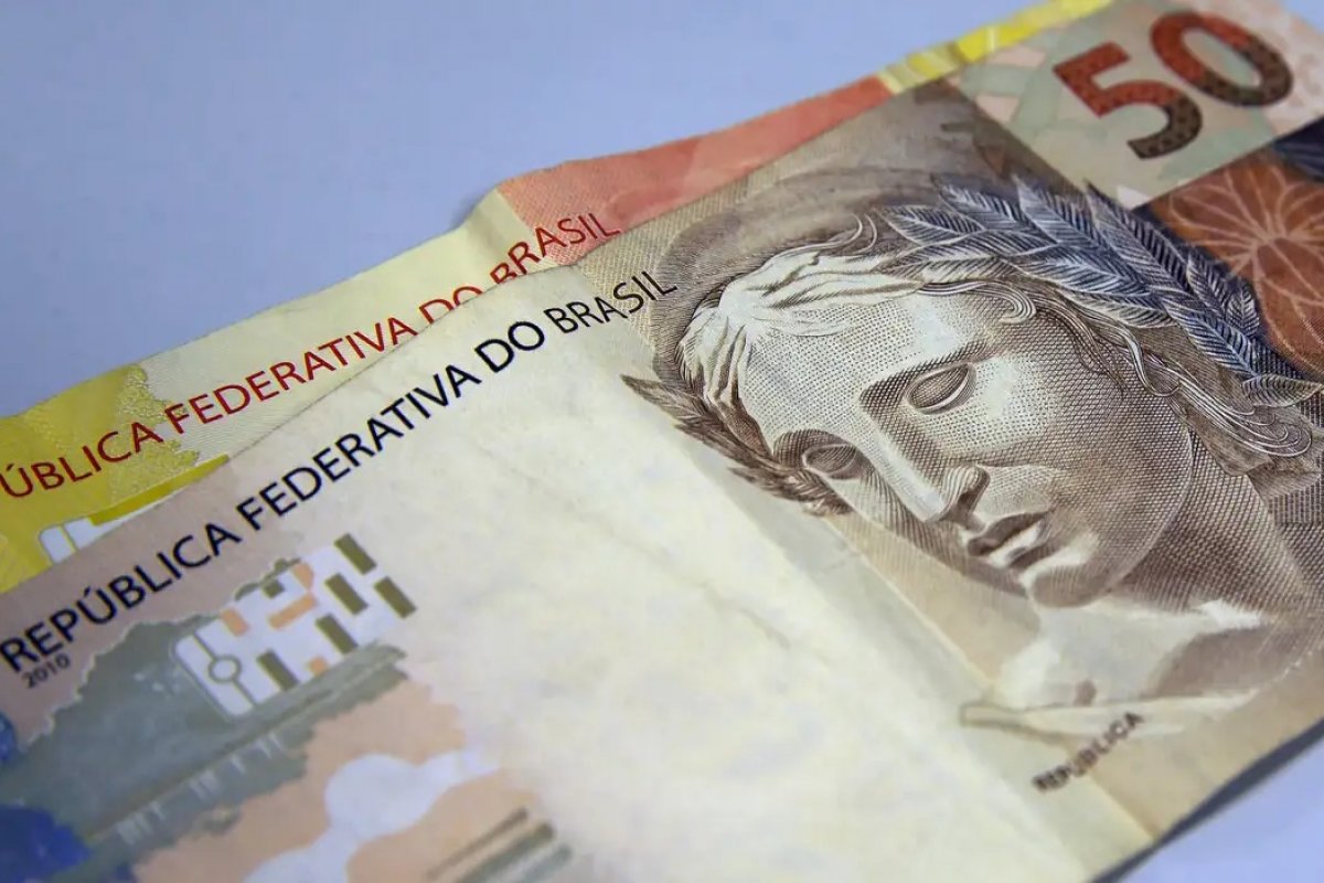 Ipea propõe imposto de 14% para 'super-ricos' e isenção para quem ganha até R$ 5 mil