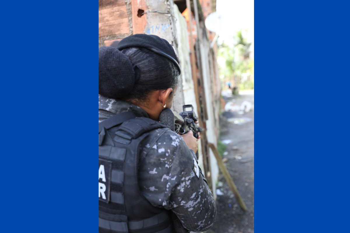 Bairros de Salvador têm reforço no policiamento após casos de violência