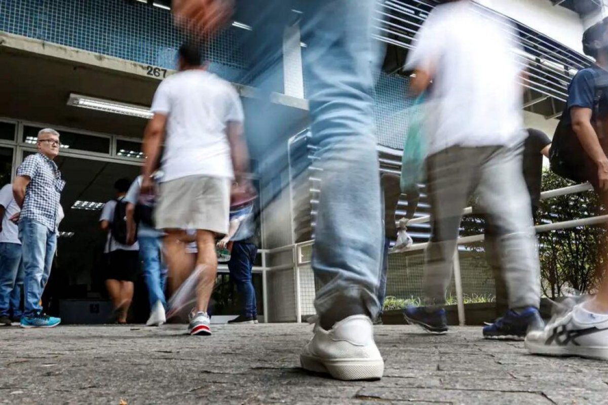 Desconfiança generalizada: segundo pesquisa, brasileiros não confiam mais nem na familia