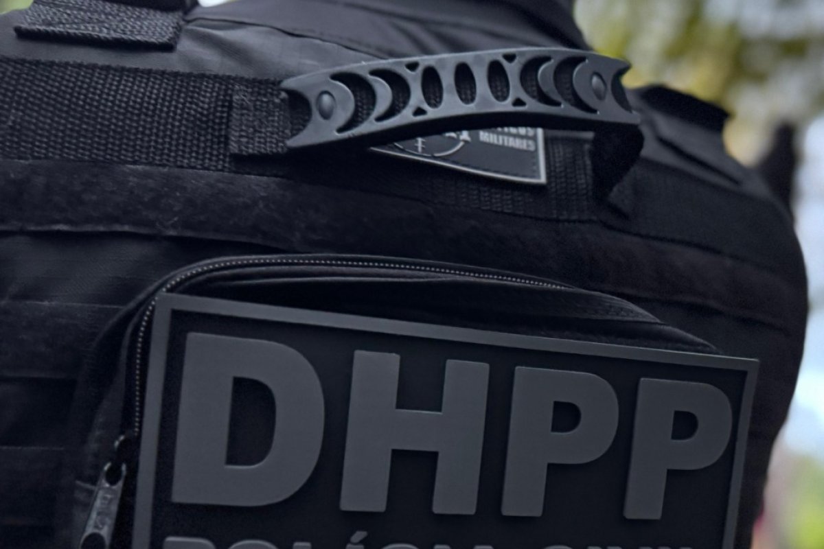 Joias e relógios de luxo furtados são apreendidos pela polícia em casa de fisioterapeuta