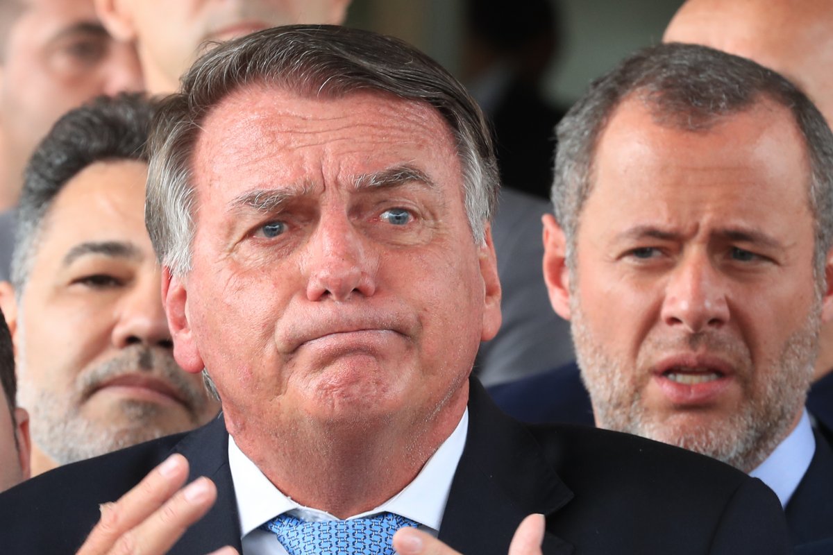 'O Lula, sem mim, ganha a eleição de qualquer um', diz Bolsonaro