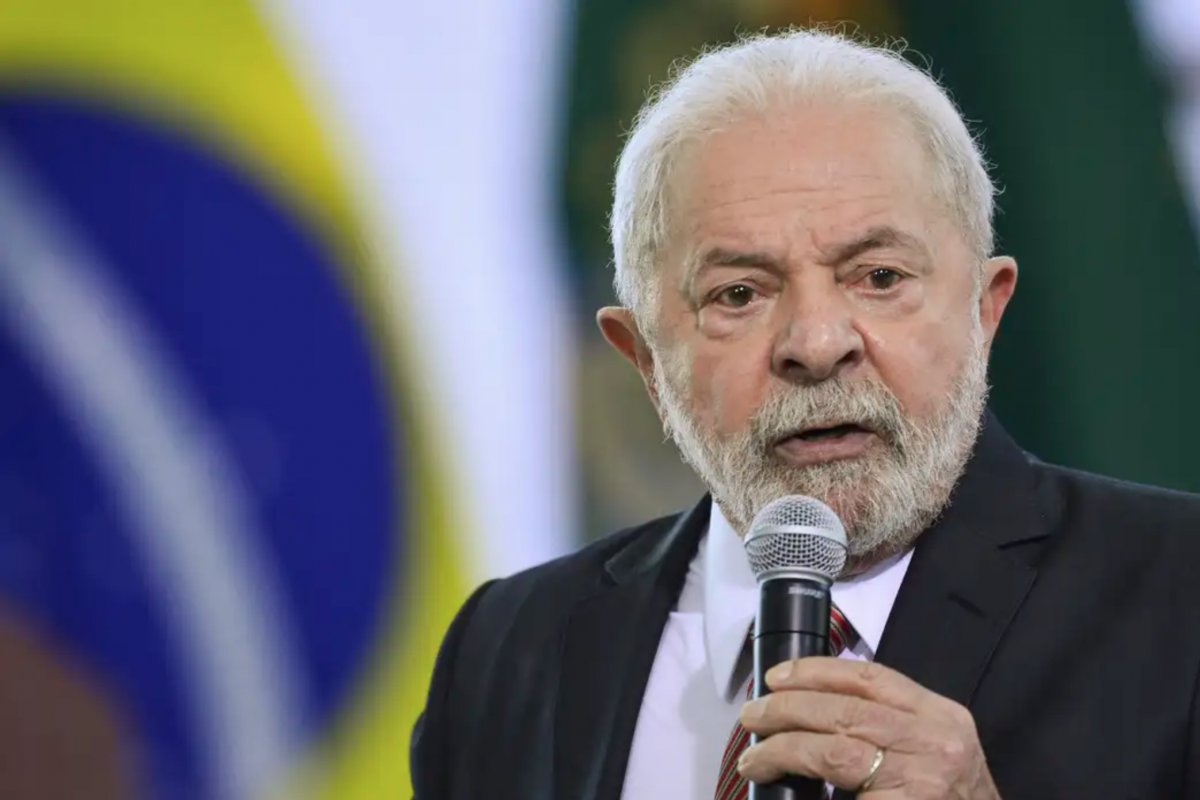 Governo Lula pede cautela a ministros para evitar vitimização de Bolsonaro