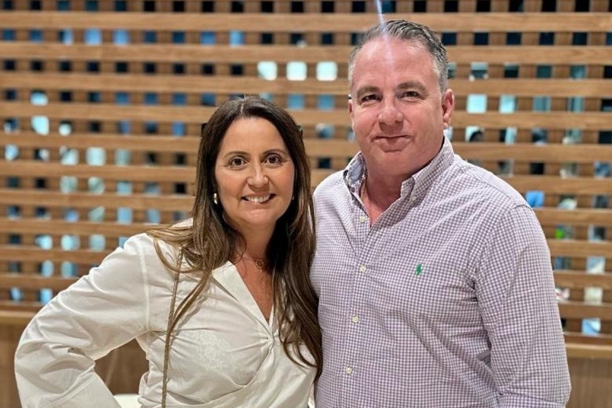 Adriane Lins assina novo showroom da CS Home!