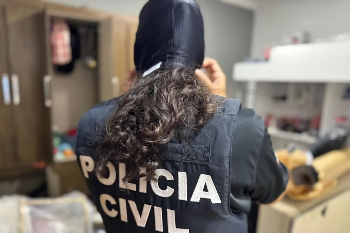 Traficante é preso com armas, drogas e dinheiro em operação no bairro de Vila Ruy Barbosa