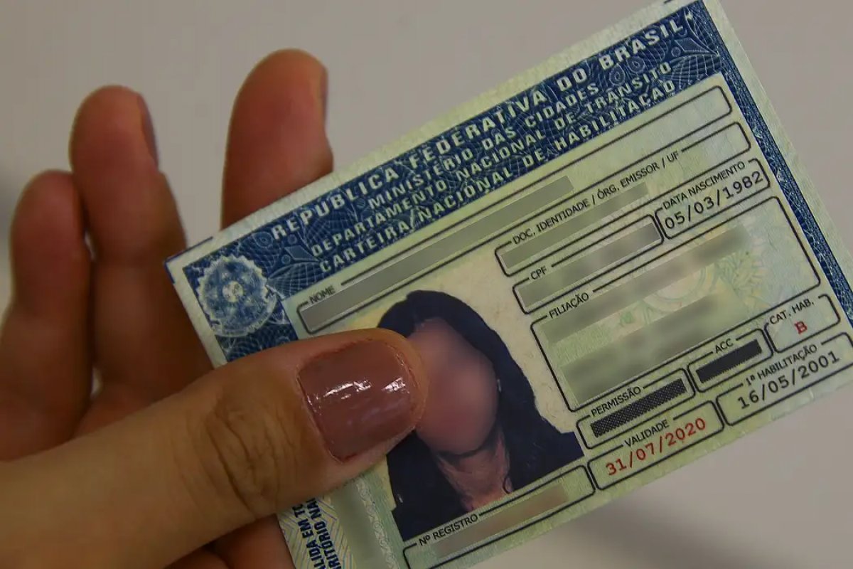 Programa oferece mudança gratuita de categorias da CNH para mulheres