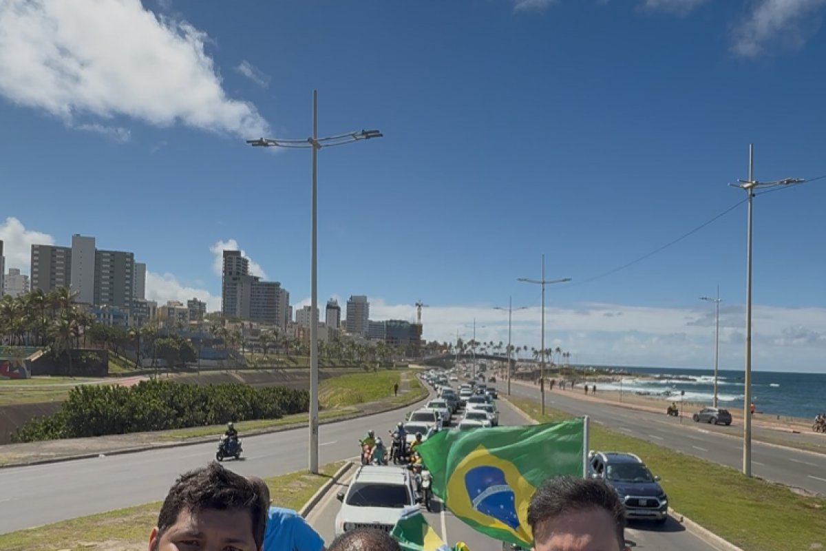 'Estamos de volta às ruas para defender a pátria', diz Diego Castro após buzinaço em Salvador