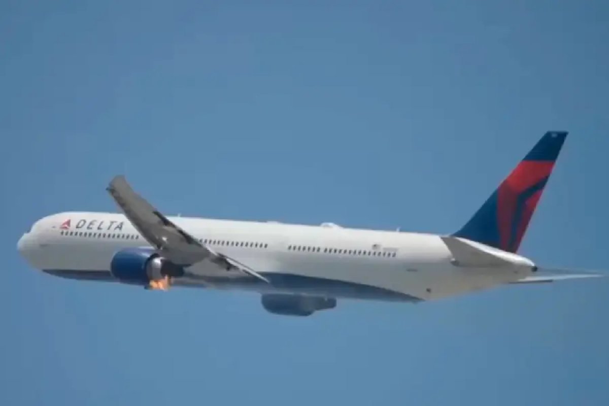 Vídeo: motor de avião da Delta Airlines pega fogo minutos após decolar 
