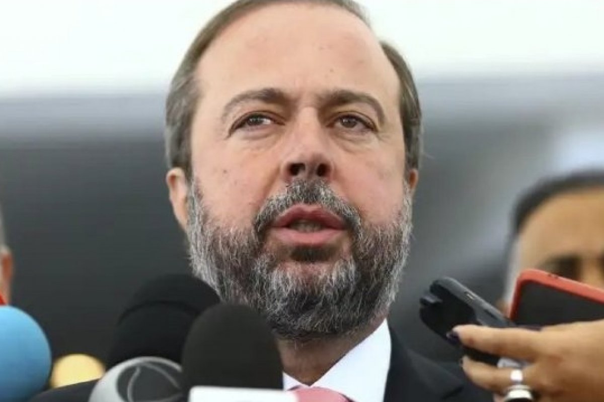 Silveira afirma que União poderá ir até à Justiça para evitar 'jabutis' em MPs do setor elétrico