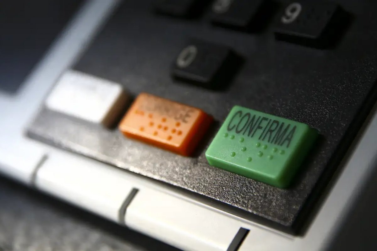 49% dos brasileiros são contra a reeleição para prefeitos, governadores e presidente, aponta Quaest