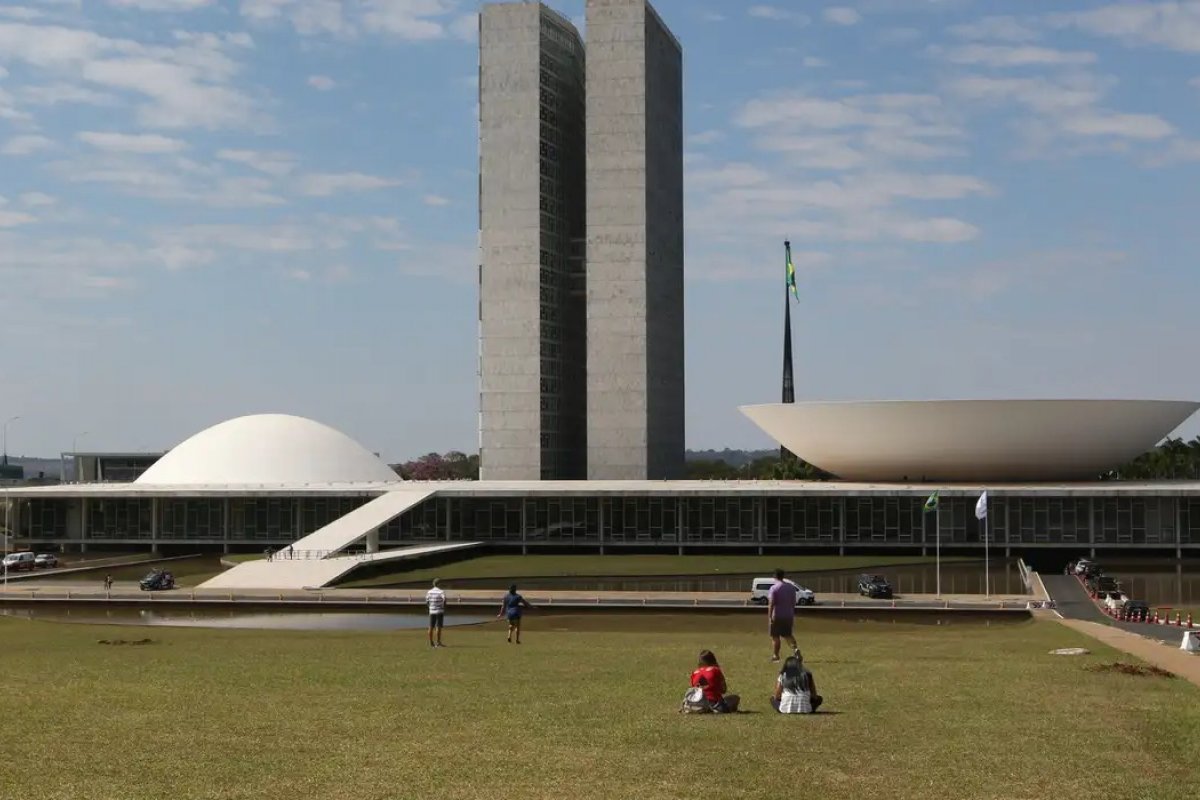 Pesquisa Quaest: 42% dos brasileiros aprovam atuação do Congresso e 41% do STF