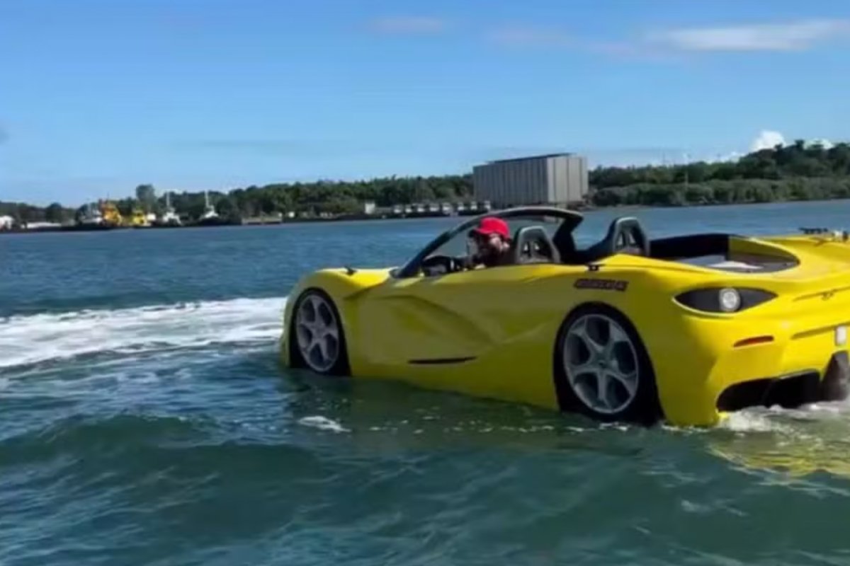'Carro de luxo' aquático não tem autorização para fazer passeios turísticos, diz Capitania dos Portos