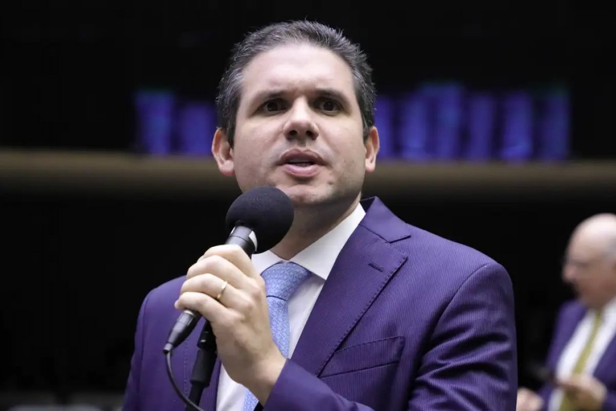 Hugo Motta afirma ter proibido comissões pela falta de pluralidade 