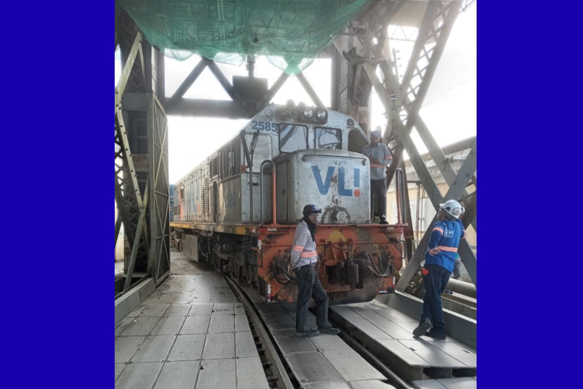 Trem descarrila em ponte que liga cidades no recôncavo da Bahia