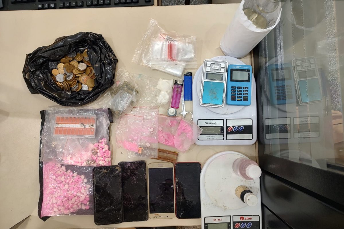 Polícia Militar desmonta laboratório de drogas em imóvel no Engenho Velho de Brotas