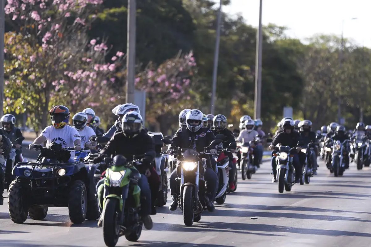 Frota nacional de motocicletas cresce 42% em dez anos; Bahia registra crescente nas habilitações