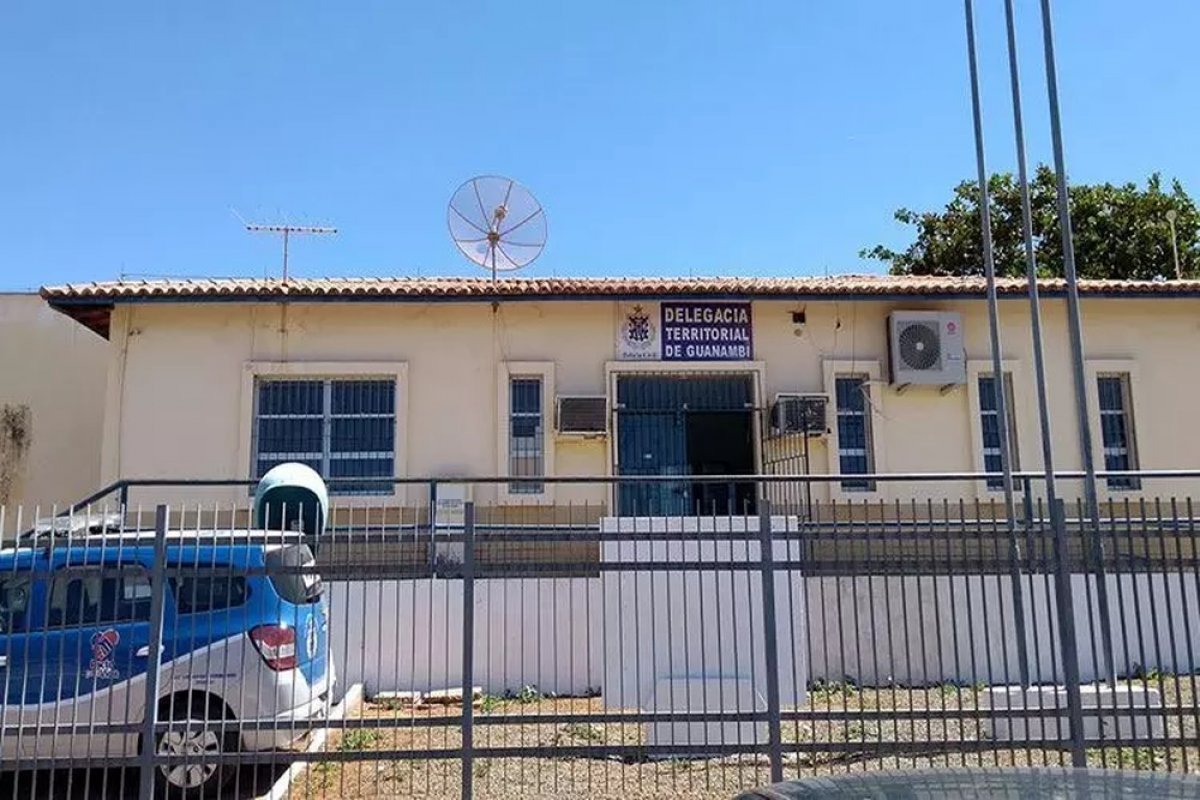Professor de rede municipal baiana é preso por importunação sexual contra aluno de 14 anos