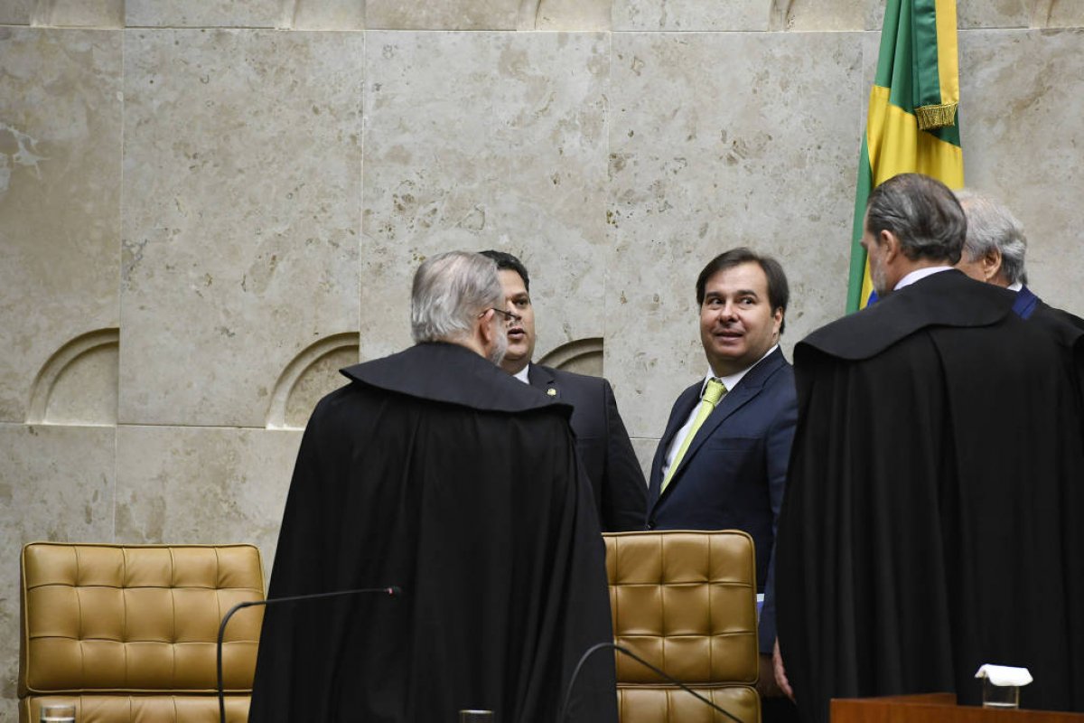 PGR solicita revisão de investigações sobre Maia paradas há 6 meses