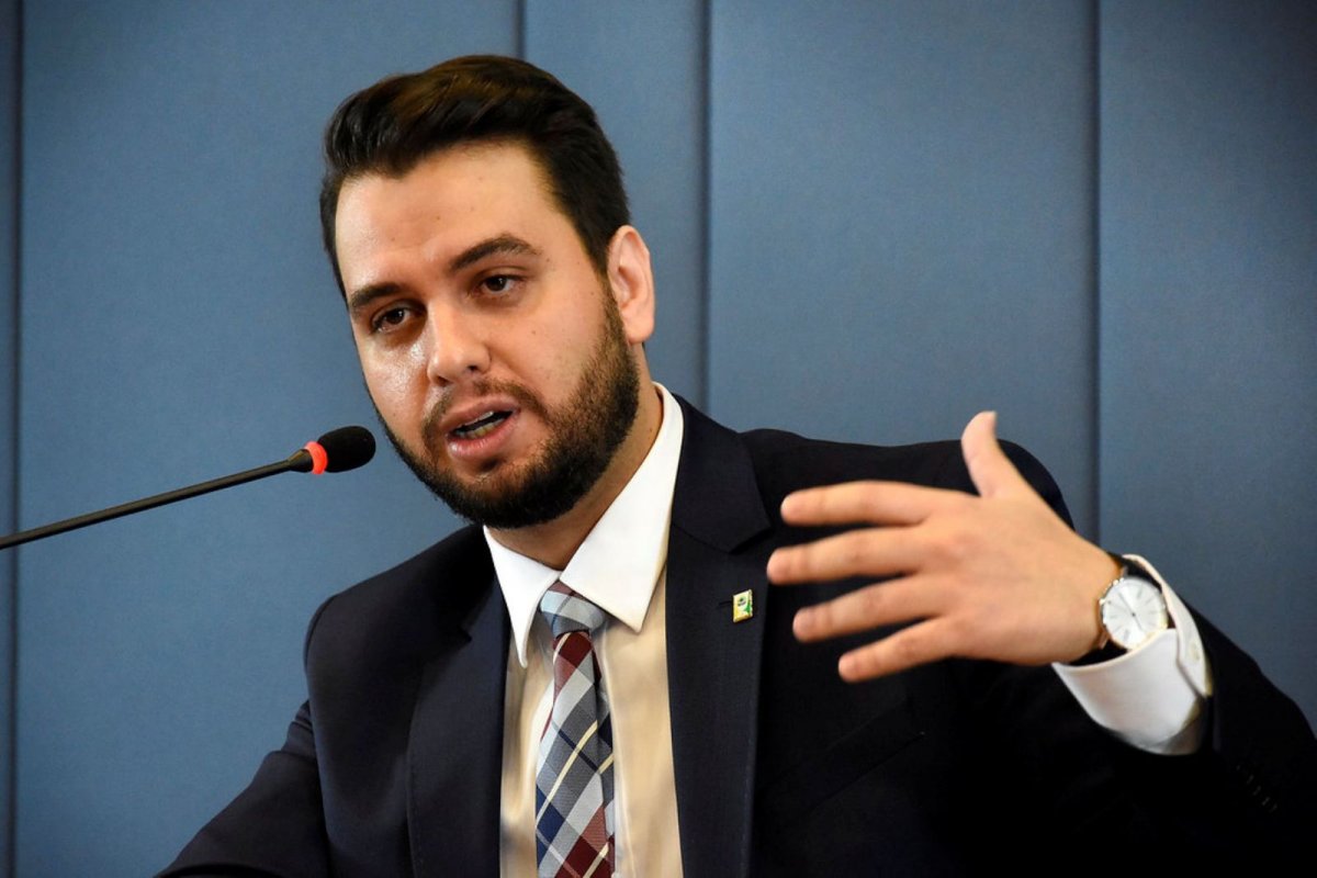 Ex-assessor de Bolsonaro nega ter lido “minuta do golpe” e chama delação de Mauro Cid de mentira