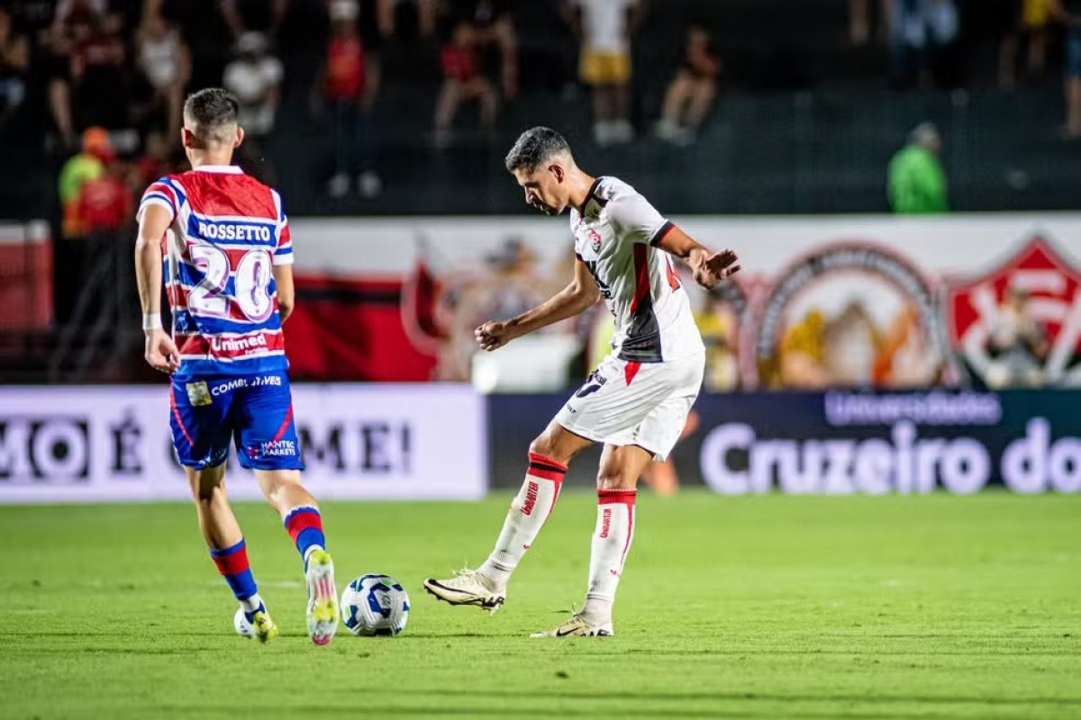 Perto da zona de rebaixamento, Vitória tem retrospecto ruim contra adversários diretos