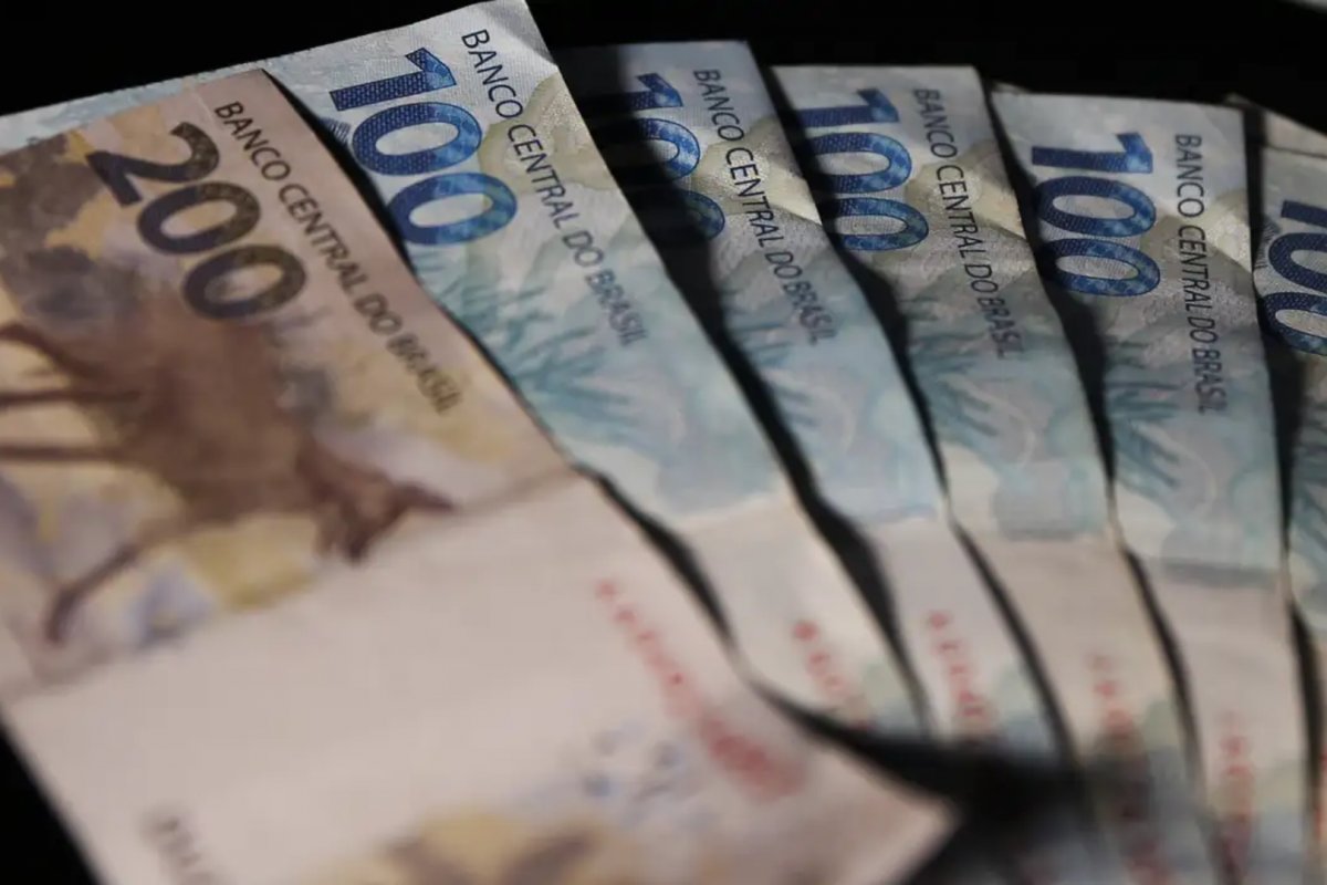 Arrecadação federal soma R$ 234,59 bilhões em junho e bate recorde; alta do IOF auxiliou no crescimento, diz Receita